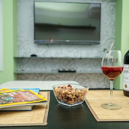 Bright 1Bdr Apartment In The City Center Sarajevo Bagian luar foto