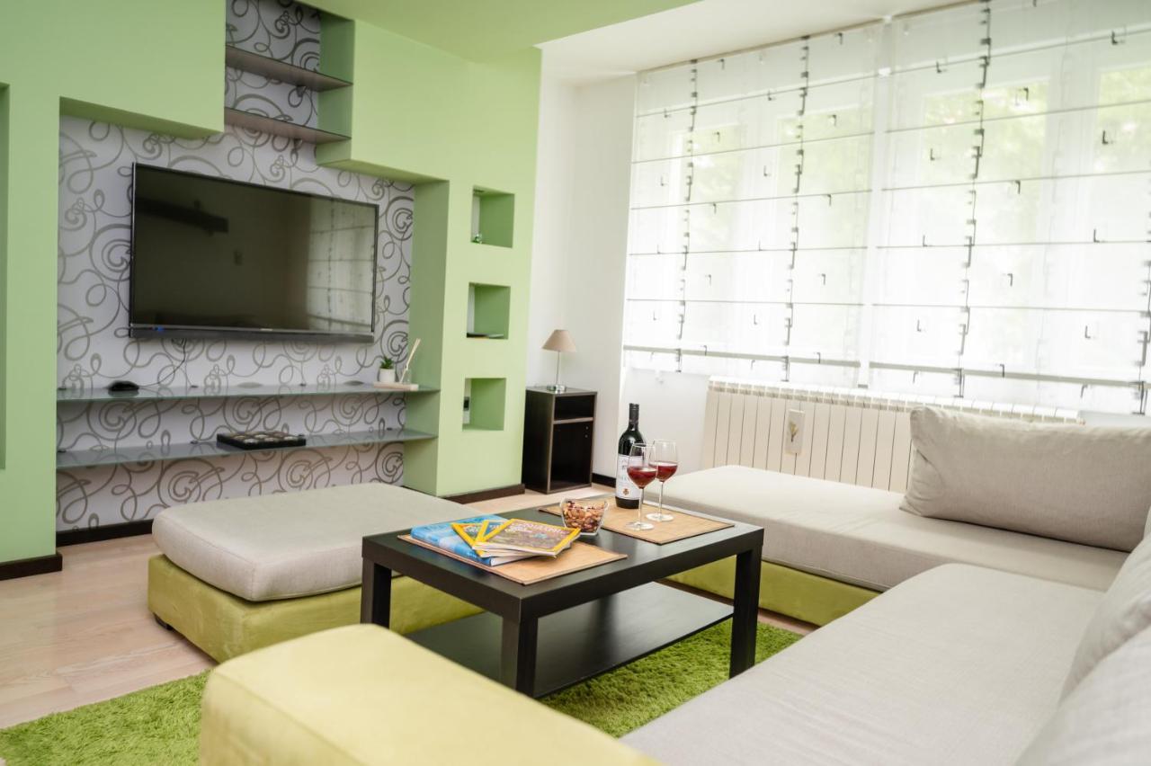 Bright 1Bdr Apartment In The City Center Sarajevo Bagian luar foto