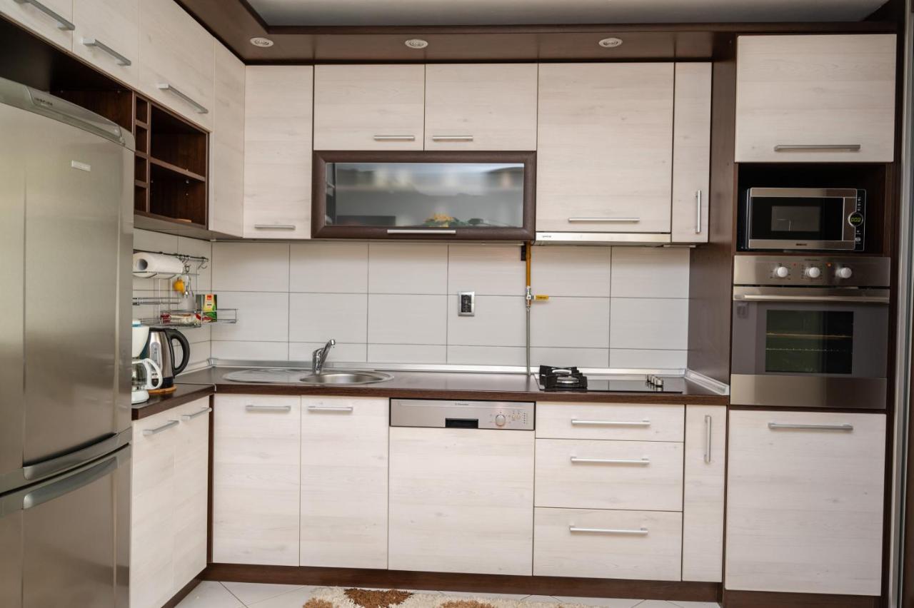 Bright 1Bdr Apartment In The City Center Sarajevo Bagian luar foto